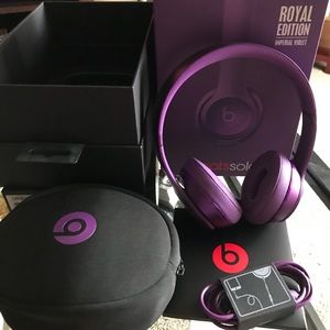 Beats Solo 2 Headphones 🎧